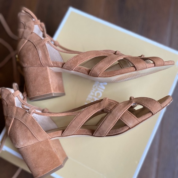 Micheal Kors Mirabel Mid Suede Heels Sandals - Picture 4 of 15